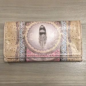 Papaya Arts women’s tri-fold wallet